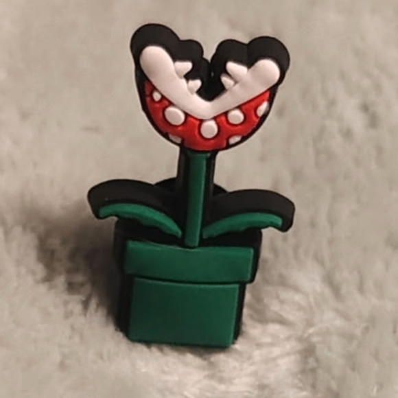 3/$10 Piranha Plant Croc Charm ✨ Super Mario - Picture 1 of 2